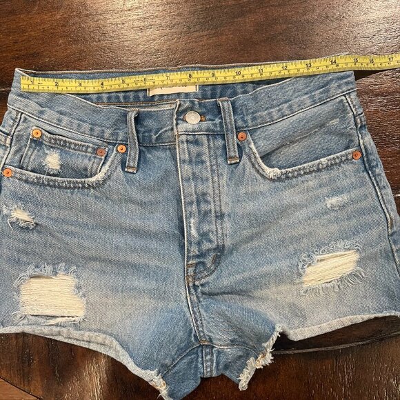 Madewell Relaxed Denim Shorts in Homecrest Wash: Ripped Edition, Size 25 - Picture 6 of 12